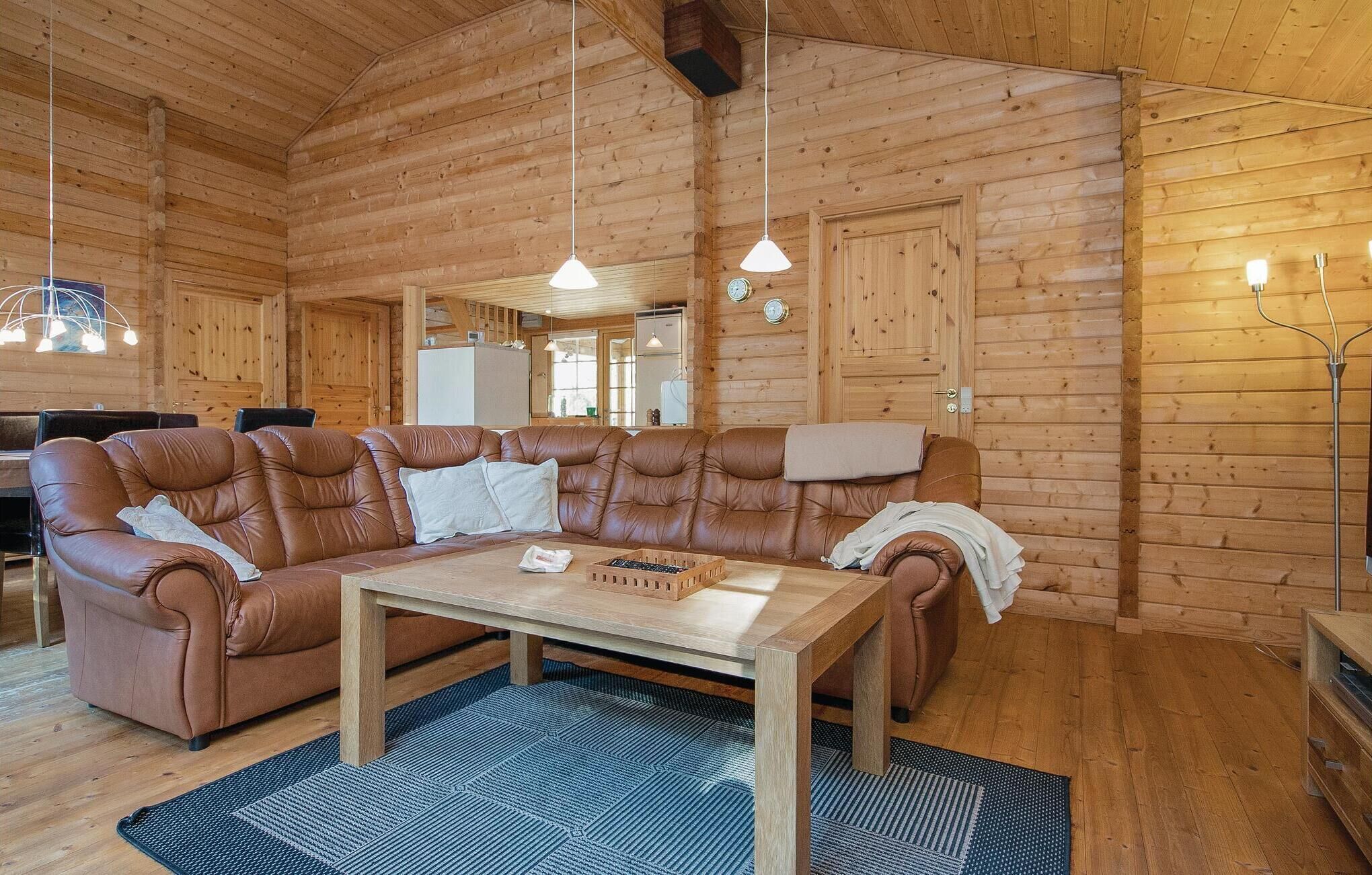 TV, fireplace, stereo