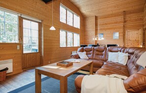 Fernseher, Kamin, Stereoanlage