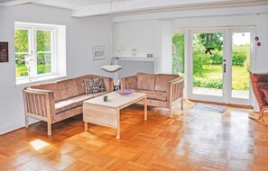 TV, fireplace, DVD player