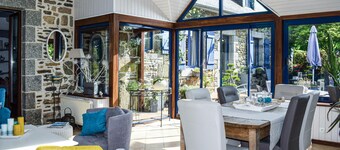 Awesome home in Trézélan/Bégard
