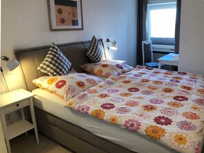 1 soverom, reiseseng for barn og sengetøy