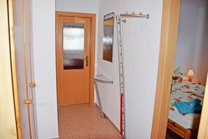 Unclassified image, 4 of 14, button