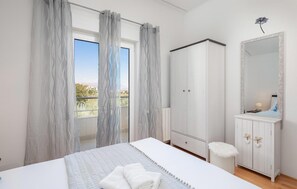 4 Schlafzimmer, Reisekinderbett, kostenloses WLAN, Bettwäsche