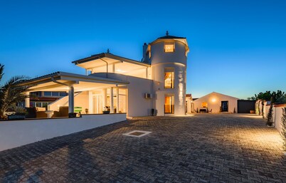 Nice home in Valtursko Polje with sauna