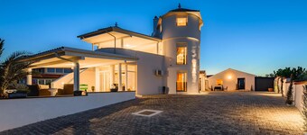 Nice home in Valtursko Polje with sauna