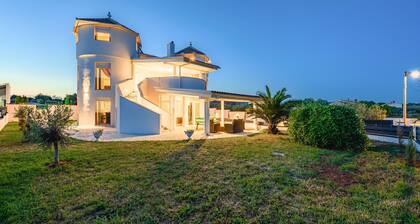 Amazing home in Valtursko Polje
