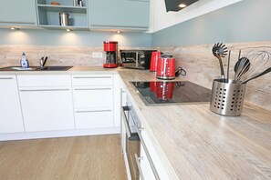 Fridge, microwave, oven, dishwasher - CSP: Villa Anni Whg. 03 with terrace - Villa Anni Whg. 03 with terrace (Göhren)