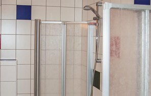 Combined shower/tub - Ferienwohnung Rinn bei Ibk (Rinn b. Innsbruck)