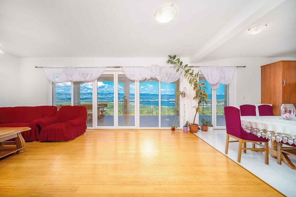 Interior - Holiday apartment with pool and sea view (Čižići)