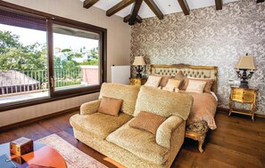 TV, caminetto, lettore DVD