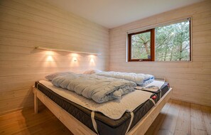 3 bedrooms, travel cot, free WiFi