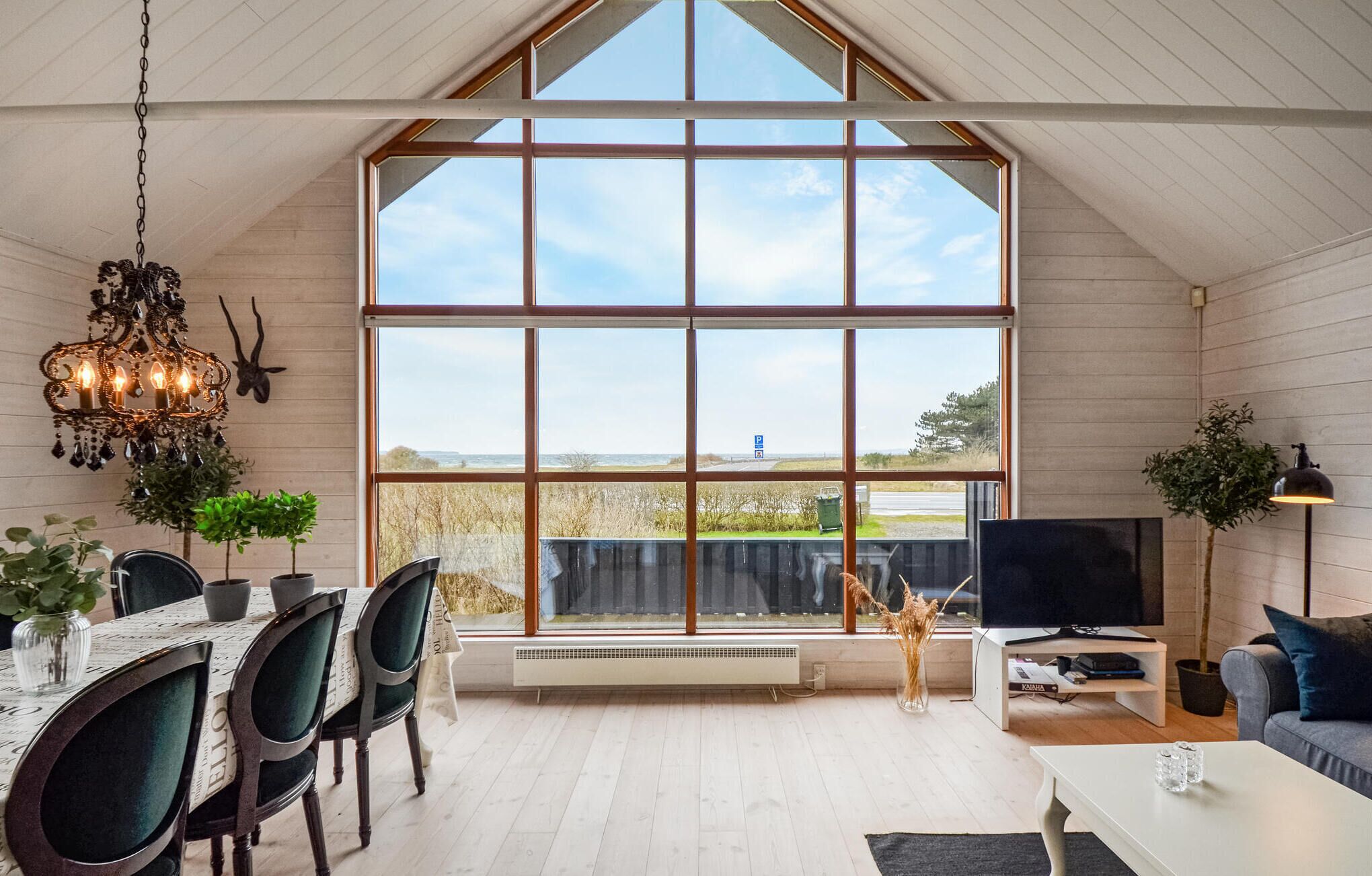 تلفزيون، مشغل دي في دي، كرة قدم الطاولة