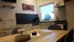 Fridge, microwave, dishwasher - Apart LÄRCHE - Farm VALRUNZHOF - directly at the SEILBAHNCENTER (Nauders)