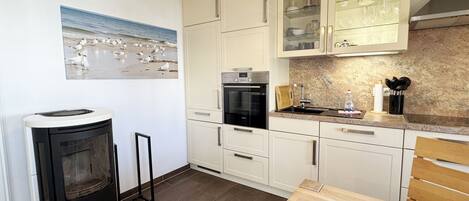 Réfrigérateur, micro-ondes, four, lave-vaisselle