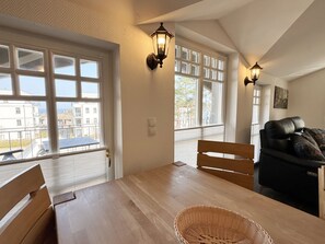 Interior - Apartment 04 with fireplace, balcony & sea view - A: Haus Strandkiefer - close to the beach (Baabe)