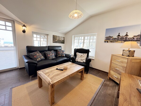 Unclassified image, 1 of 39, button