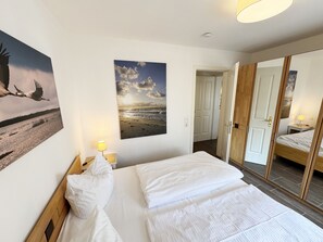 Unclassified image, 5 of 39, button