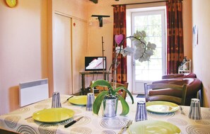 Interior - Gorgeous apartment in Roz-Landrieux with WiFi (Roz-Landrieux)