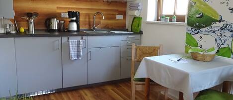 冷蔵庫、電子レンジ