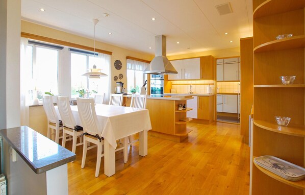 Dining - Lovely home in Borgholm with sauna (Borgholm)