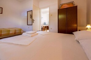 1 bedroom, WiFi - Holiday apartment with air conditioning and internet access (Crikvenica)