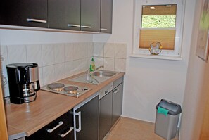 Fridge, dishwasher