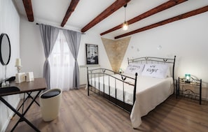 5 Schlafzimmer, Reisekinderbett, kostenloses WLAN, Bettwäsche