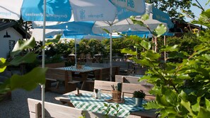 Outdoor dining - Double room 2 - Gasthof Batznhäusl (Kreuth)