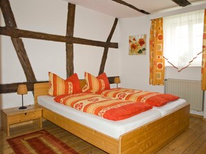 1 habitación, escritorio, cuna de viaje y wifi 