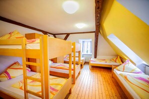 1 chambre, bureau, lit parapluie, Wi-Fi