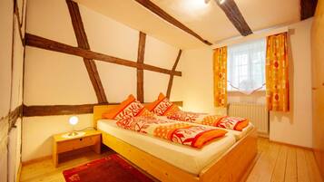 1 Schlafzimmer, Schreibtisch, Reisekinderbett, WLAN