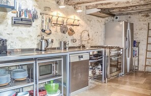 Refrigerador, microondas, parrilla de estufa y lavavajillas 