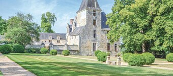 3 bedroom awesome home in Cheille Bourg