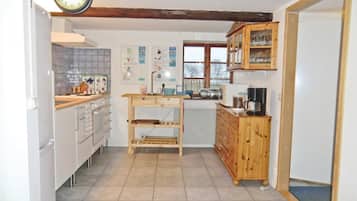 Réfrigérateur, plaque de cuisson, cafetiÚre/bouilloire