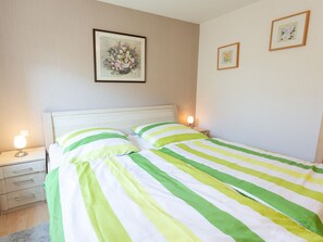 2 bedrooms, WiFi, bed sheets