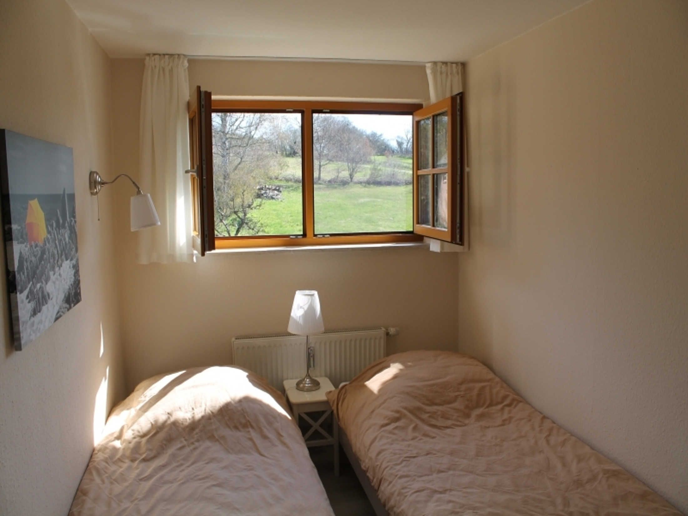 2 室のベッドルーム、WiFi