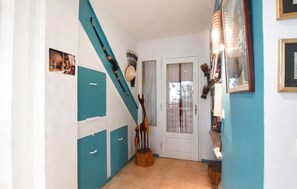 Interior - Awesome home in Agon-Coutainville (Agon-Coutainville)