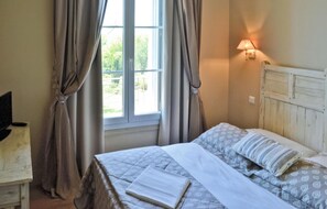7 bedrooms, travel cot, free WiFi