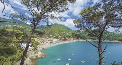 3 bedroom awesome home in La Spezia