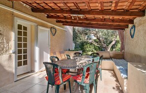 Outdoor dining - Lovely home in Sainte Maxime (Sainte Maxime)