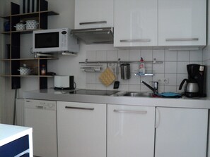 Kühlschrank, Mikrowelle, Geschirrspüler