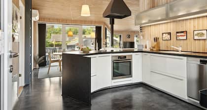 Cozy home in Juelsminde with sauna