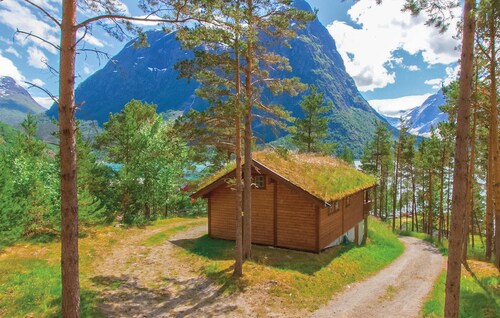 Amazing home in Hjelledalen with sauna
