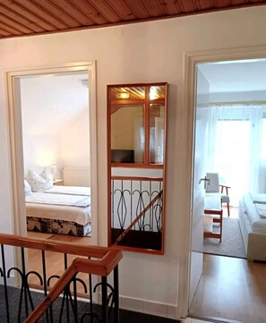 4 bedrooms, WiFi - Holiday home with internet and barbecue facilities (Balatonkeresztúr)