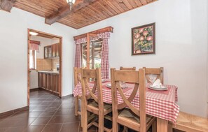 Dining - Lovely home in Blazevci with sauna (Blazevci)