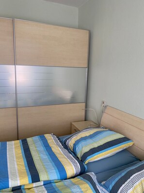 Unclassified image, 2 of 24, button