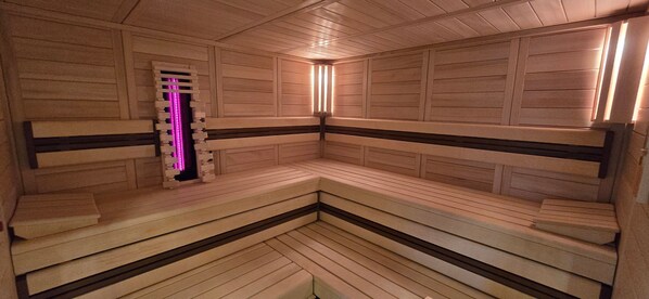 Unclassified image, 1 of 25, button