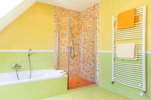 Shower, hair dryer, towels - Vacation apartment - natural idyll on Rügen (Putbus)