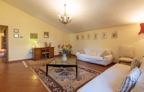 TV, fireplace, DVD player, table tennis