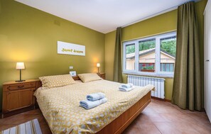 1 bedroom, travel cot, free WiFi, bed sheets - Stunning apartment in Umag with WiFi (Umag)